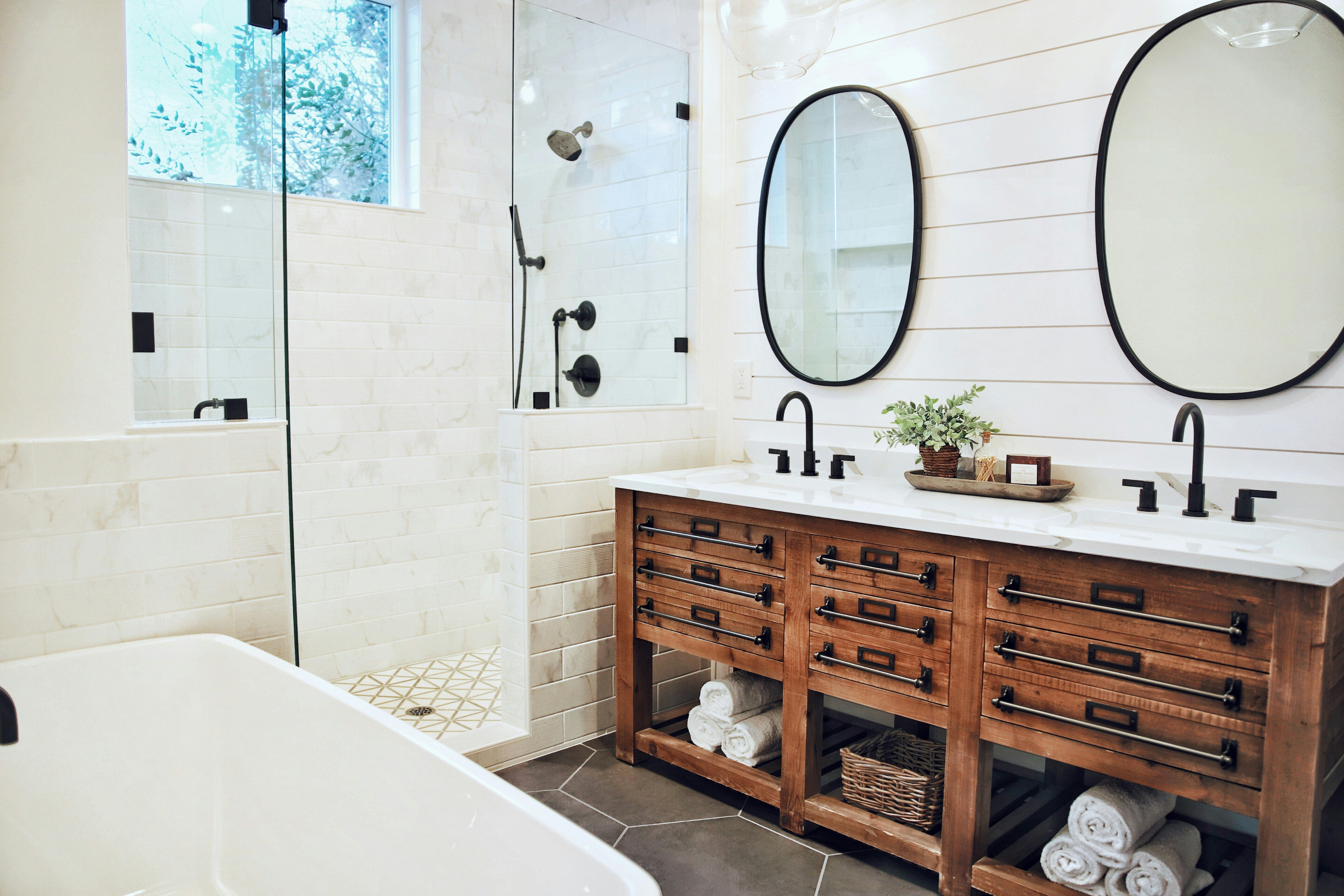 Jack and Jill Bathroom 101: Pros, Cons, and Inspo