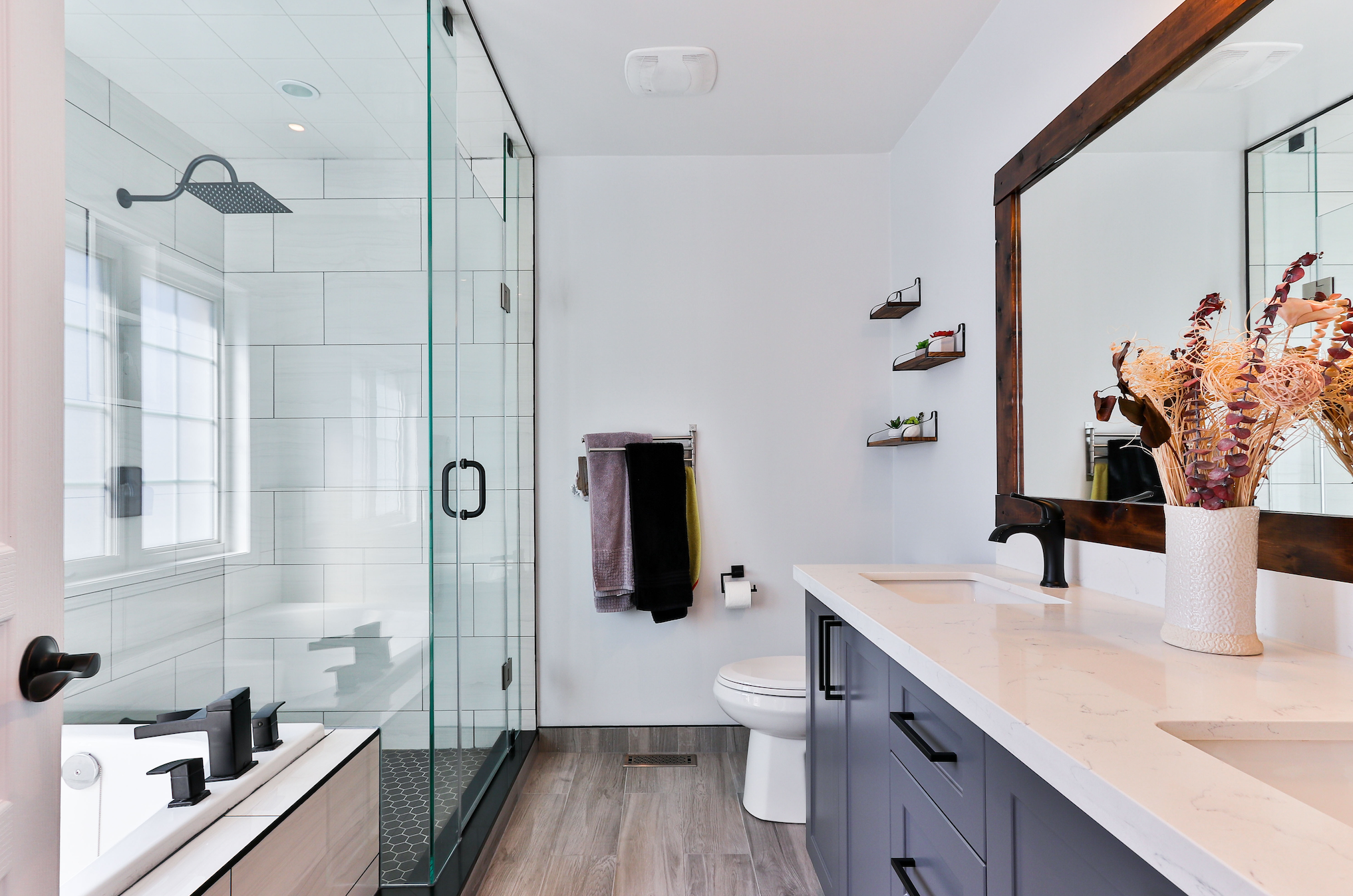 Must-Have Features For A Modern Luxury Bathroom - Bathroom Design Center