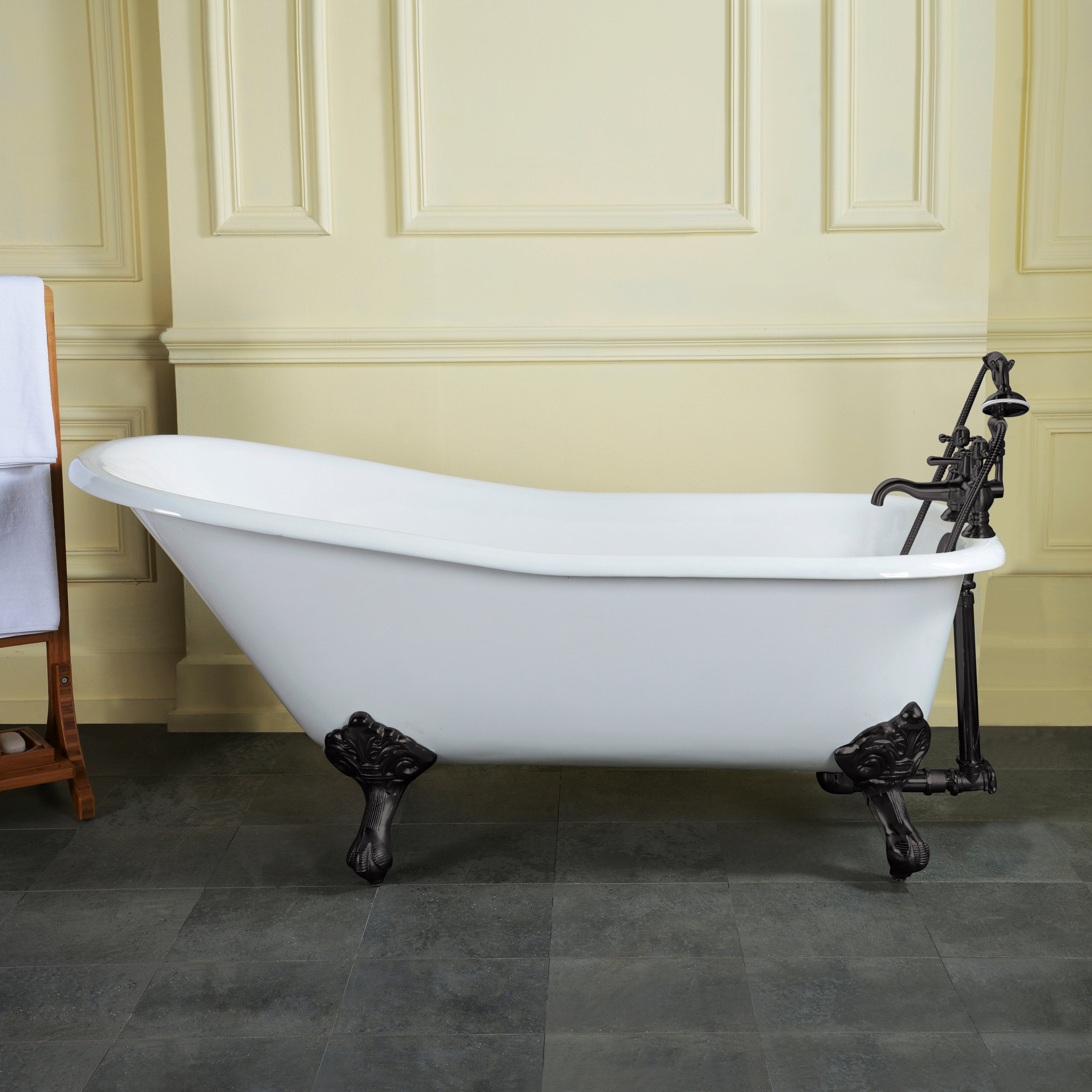 Aqua Eden VCT7D6630NF0 67" Cast Iron Classic Flat-Rim Single Slipper Clawfoot Tub (7" Faucet Drillings), White/Matte Black