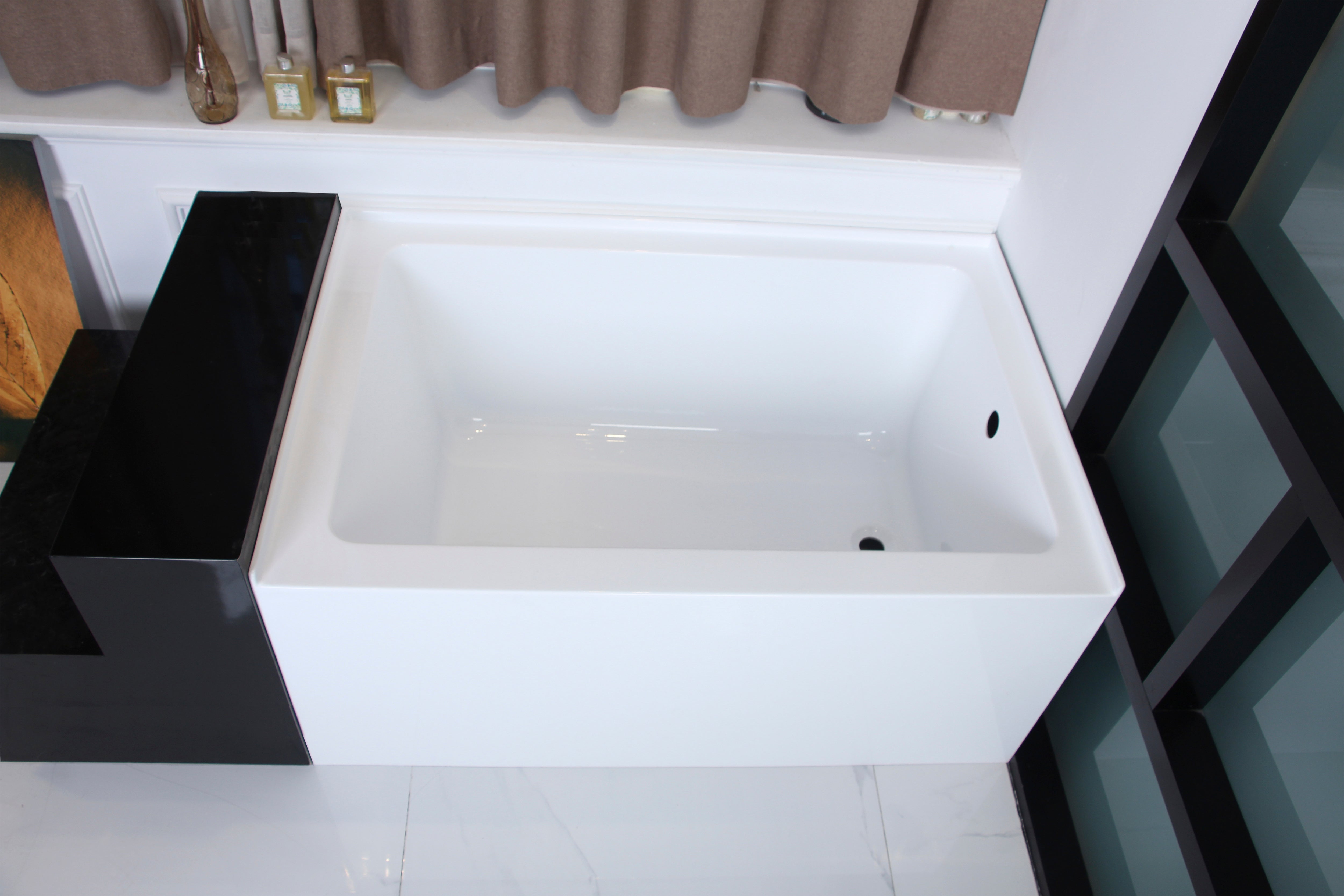 Aqua Eden VTDE483222R 48" Acrylic Rectangular 3-Wall Alcove Tub, Right Hand Drain Hole, Glossy White