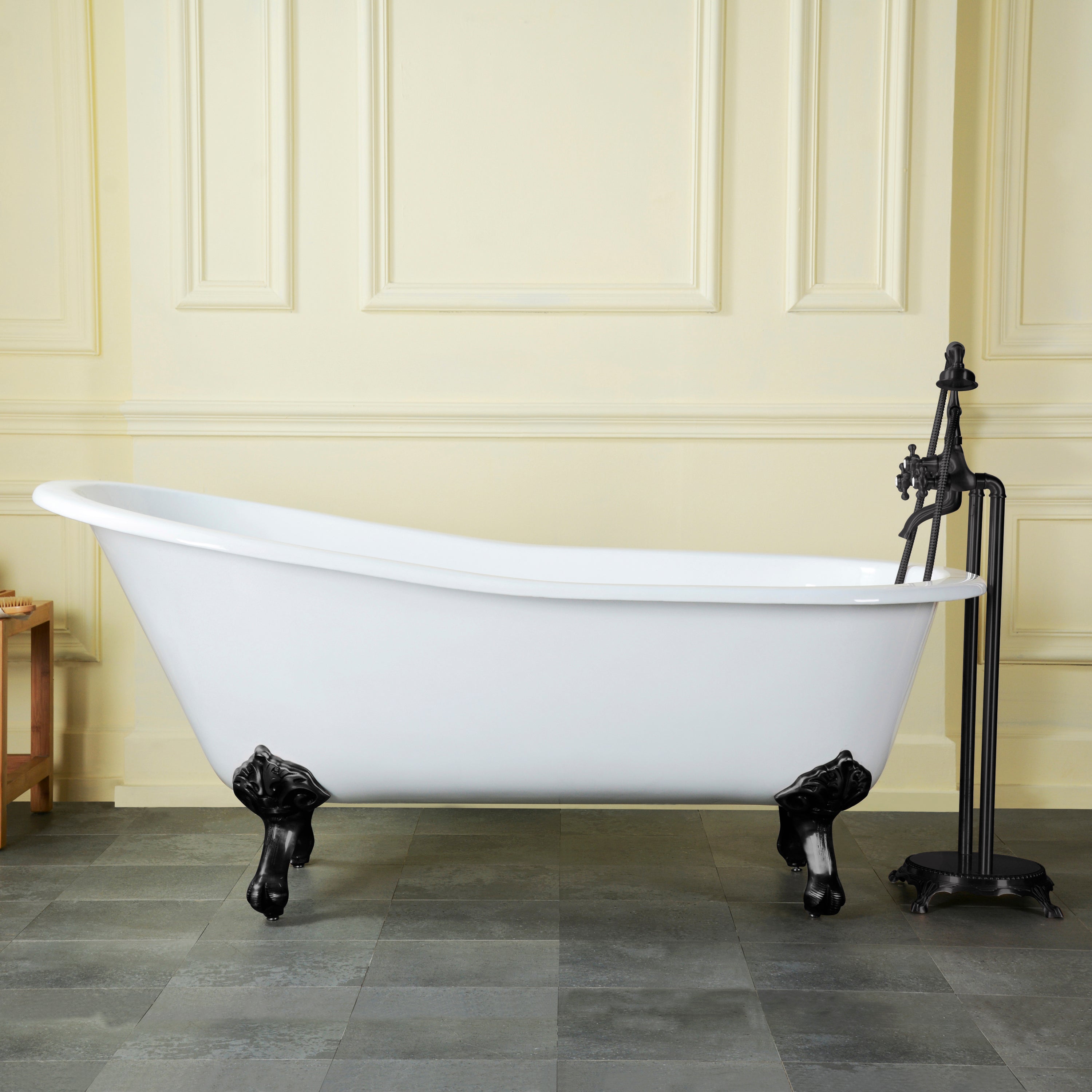 Aqua Eden VCTND5431B0 54" Cast Iron Oval Single Slipper Clawfoot Tub (No Faucet Drillings), White/Matte Black
