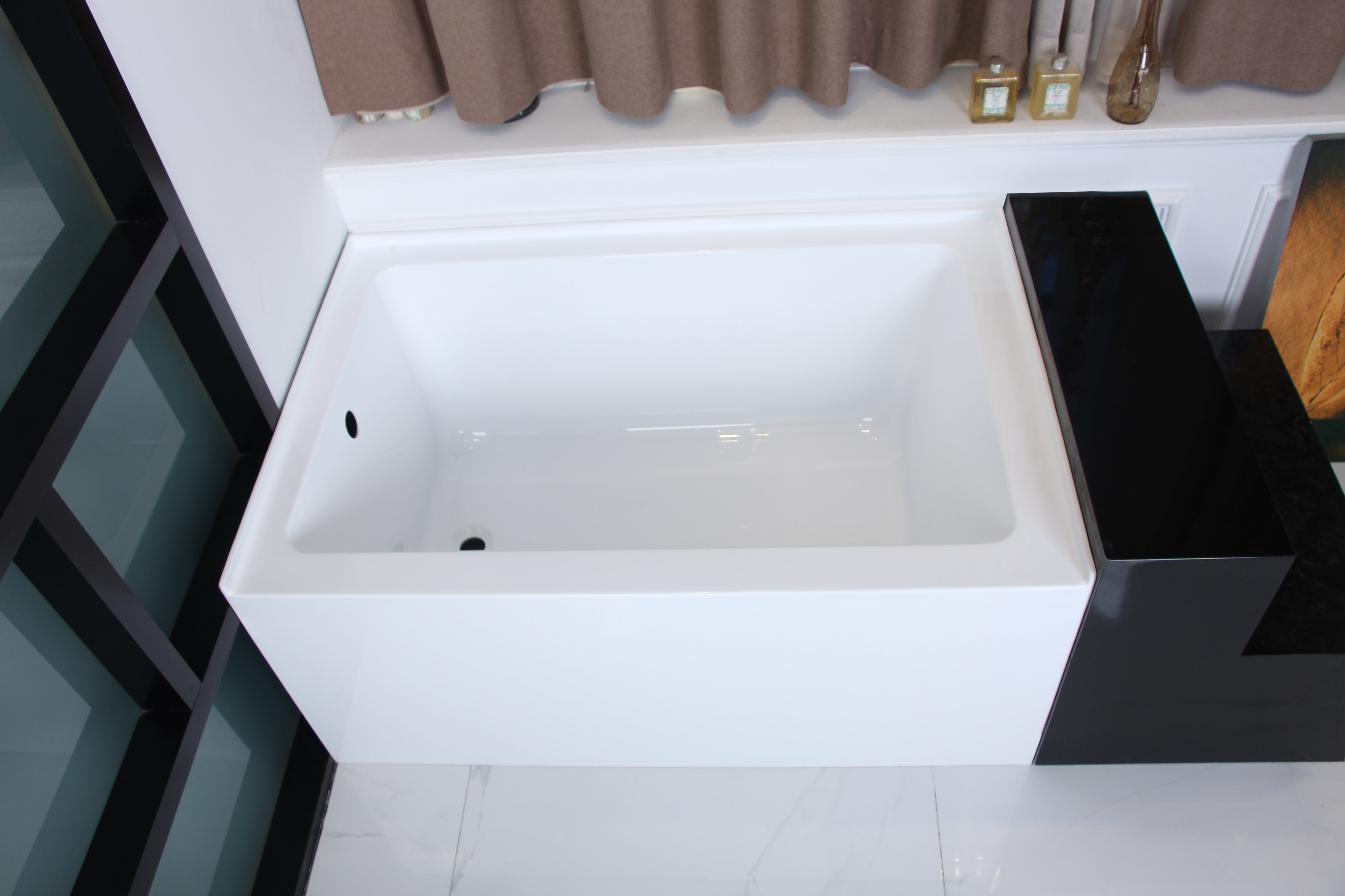 Aqua Eden VTDE483222L 48" Acrylic Rectangular 3-Wall Alcove Tub, Left Hand Drain Hole, Glossy White