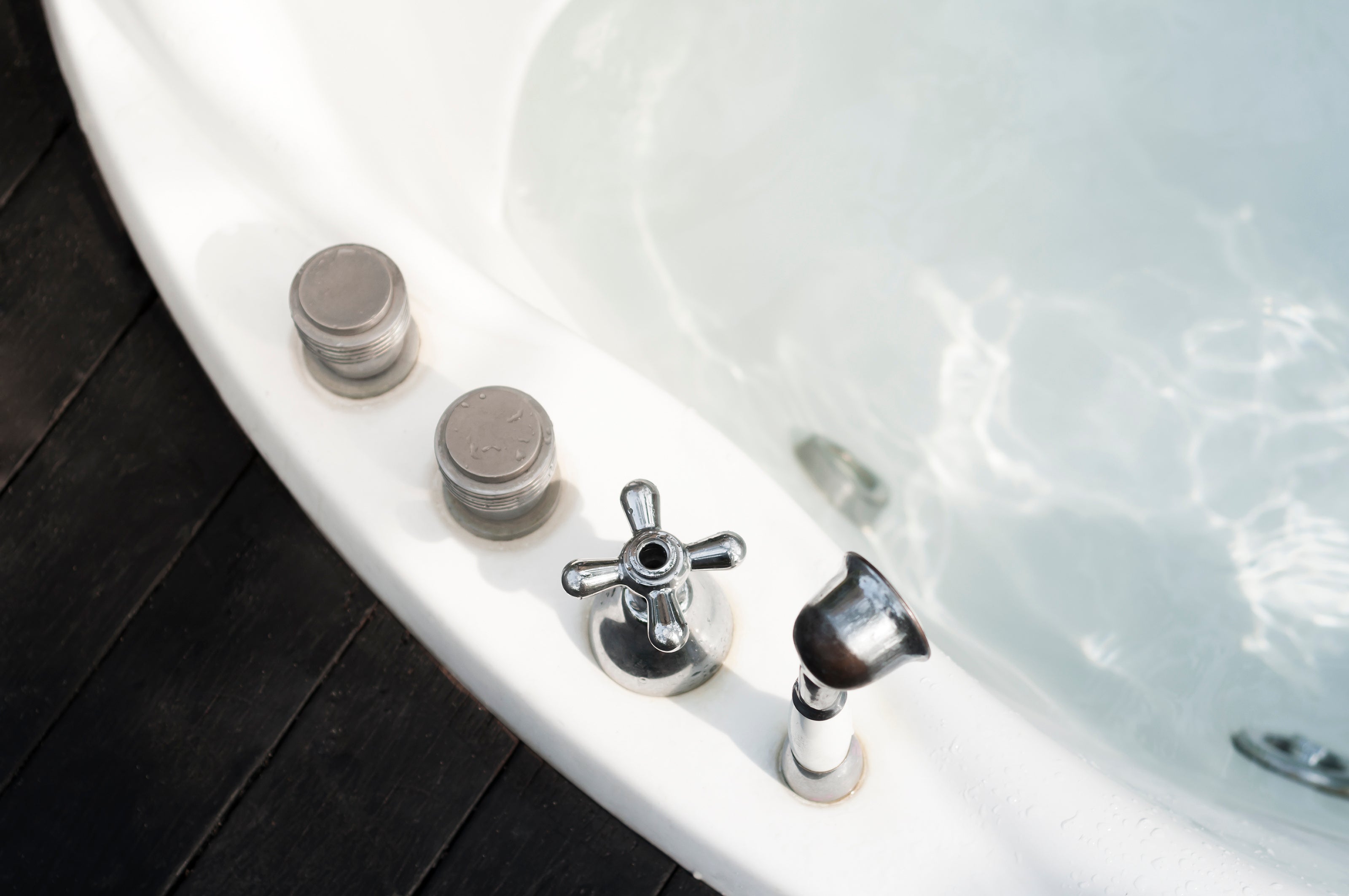 Can Walk-In Bathtubs Provide Therapeutic Benefits For Your Health?