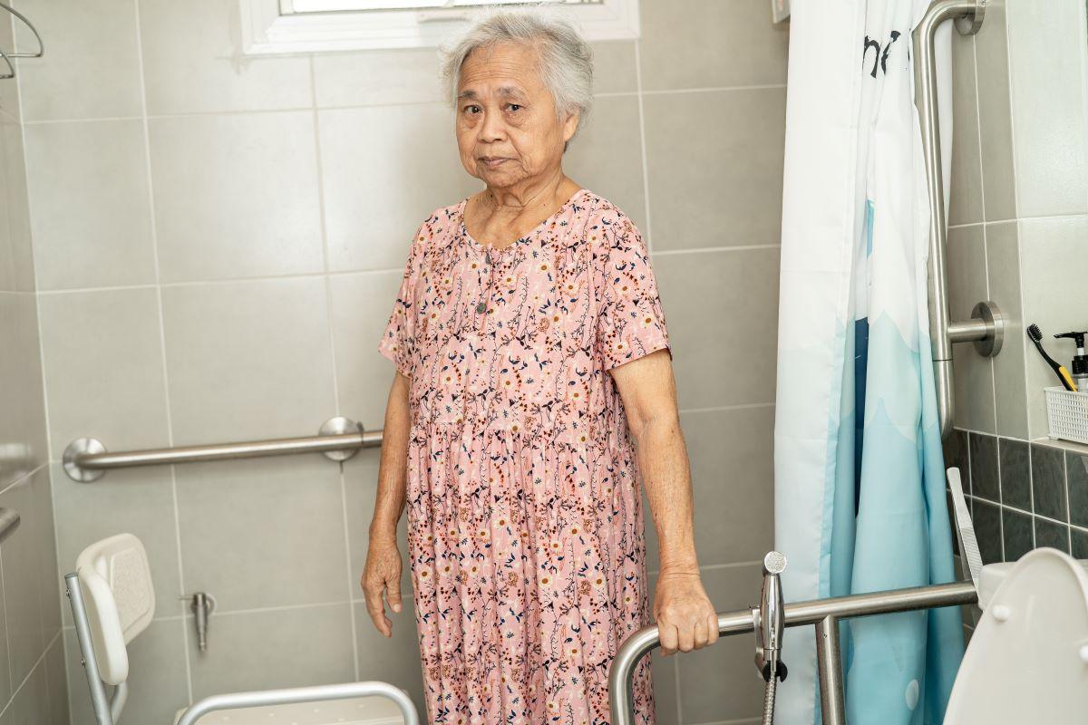 Are Walk-In Bathtubs Suitable For Individuals With Mobility Challenges? - Bathroom Design Center