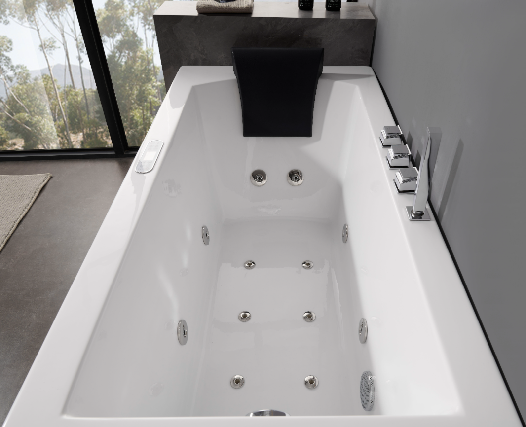 EAGO AM154ETL-R5 5 ft Acrylic White Rectangular Whirlpool Bathtub w Fixtures