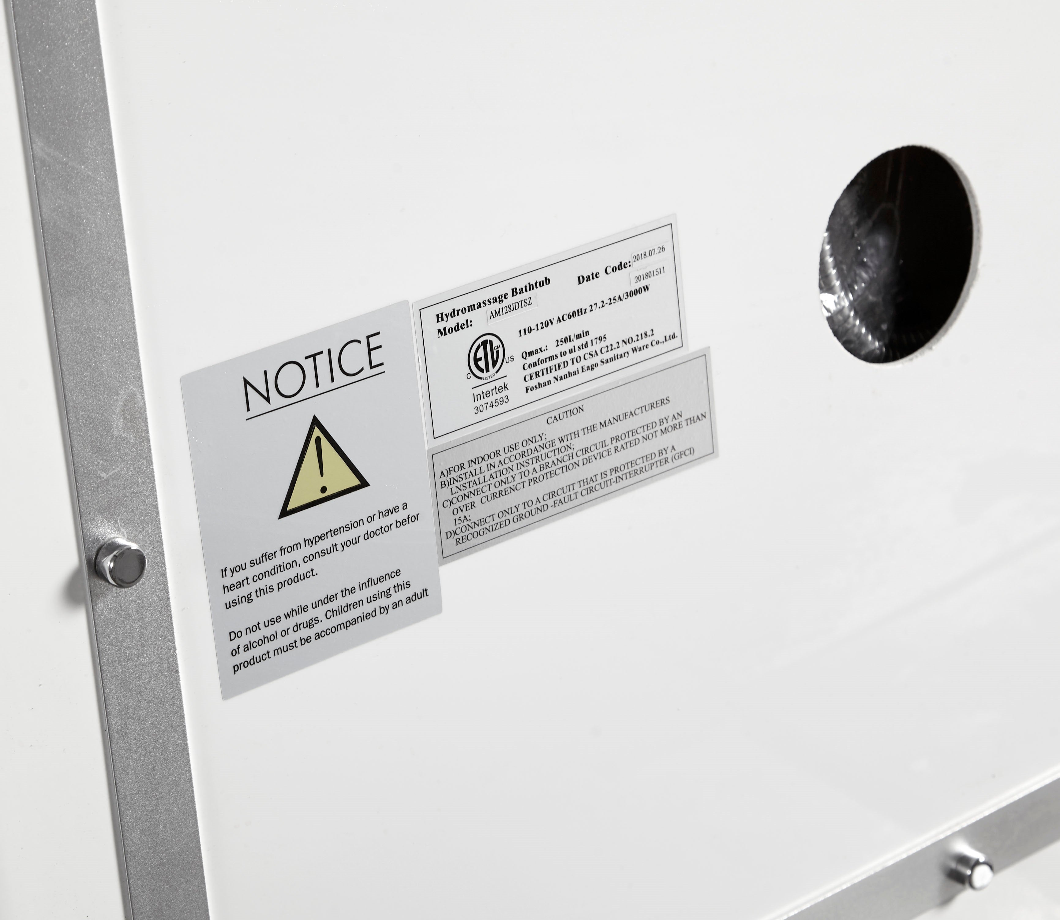 EAGO AM128ETL 6 ft Acrylic White Whirlpool Bathtub with Fixtures