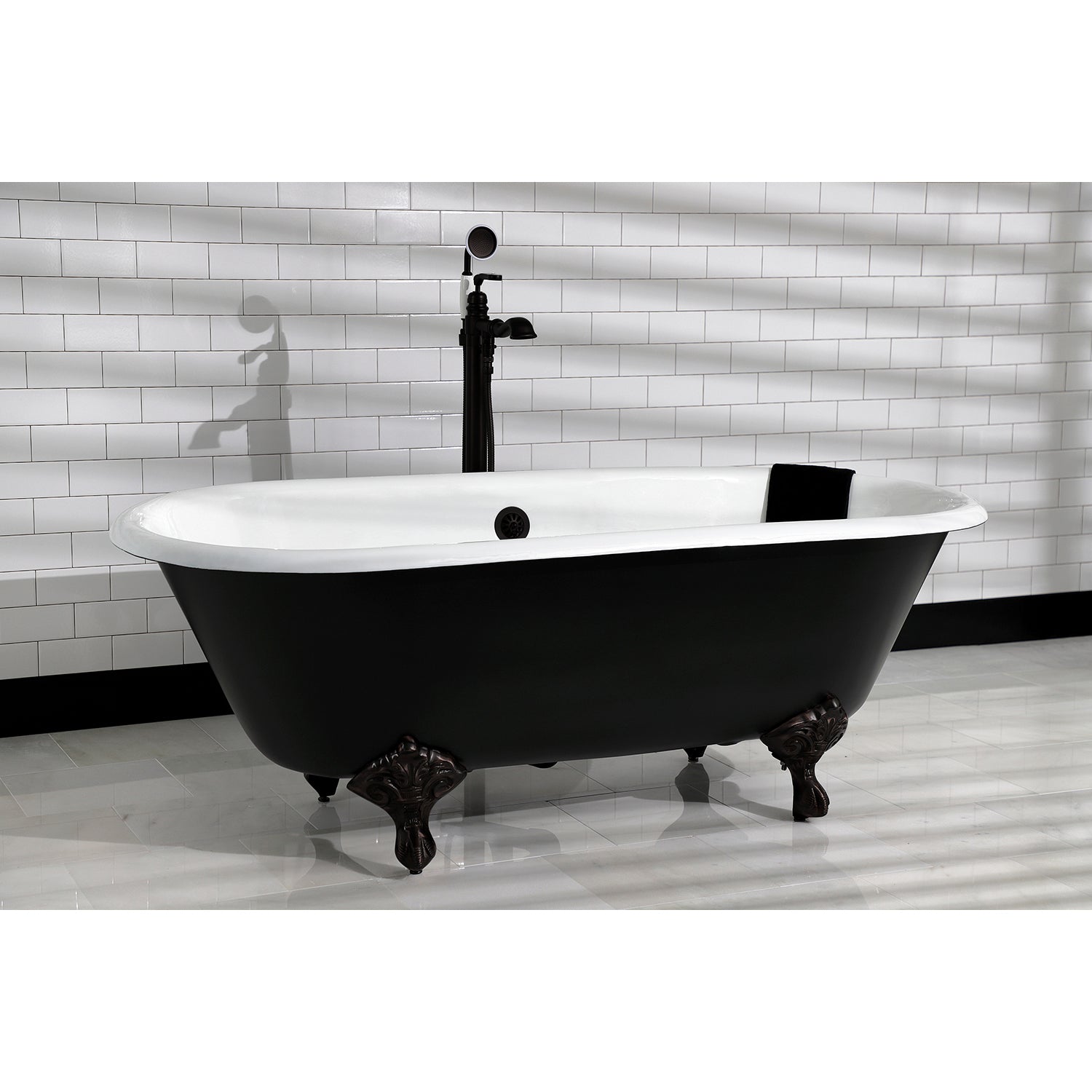 Aqua Eden VBTND663013NB0 66" Cast Iron Oval Double Ended Clawfoot Tub (No Faucet Drillings), White/Matte Black