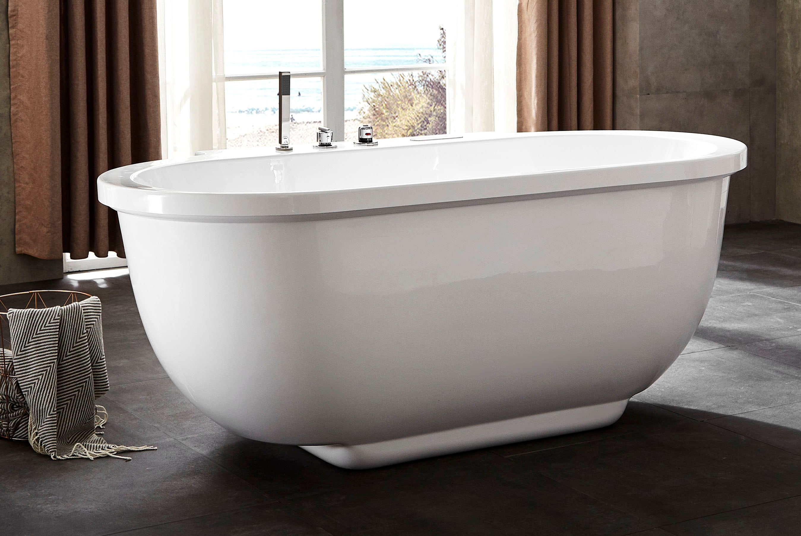 EAGO AM128ETL 6 ft Acrylic White Whirlpool Bathtub with Fixtures