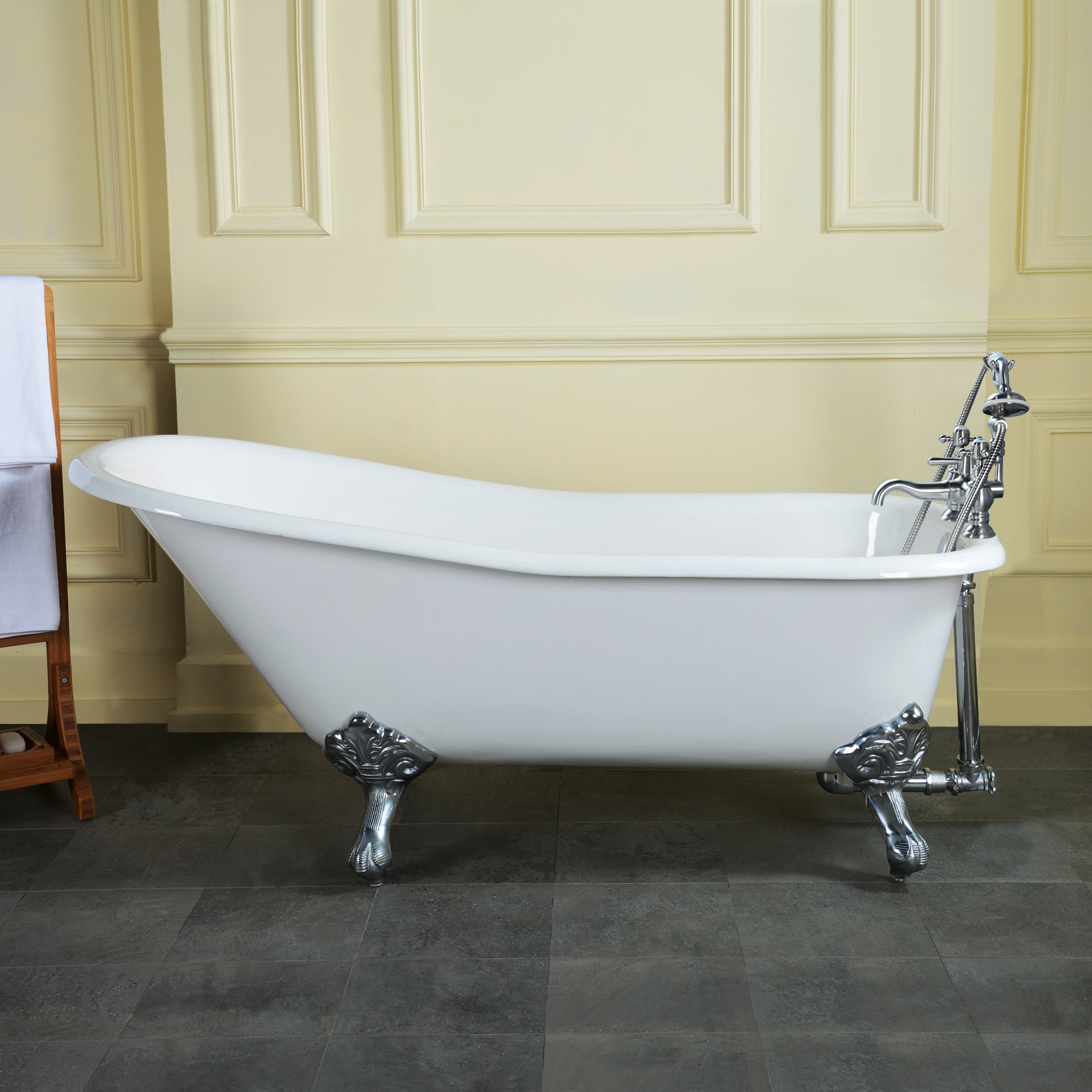 Aqua Eden VCT7D6630NF1 67" Cast Iron Classic Flat-Rim Single Slipper Clawfoot Tub (7" Faucet Drillings), White/Polished Chrome